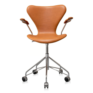 Ny! Arne Jacobsen 3217 Classic Cognac