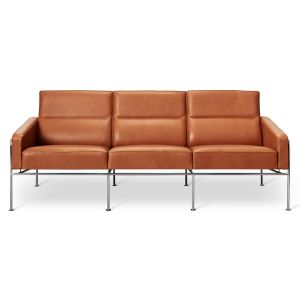 Arne Jacobsen lufthavnsofa 3303 Elegance Walnut