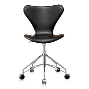 UBRUGT Arne Jacobsen 3117 Classic Sort Semi Anilin