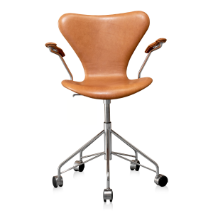 UBRUGT Arne Jacobsen 3217 Vacona Nougat Anilin