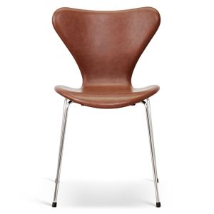 Syveren, Syver stolen, 3107 eller 7'er stolen er designet af Arne Jacobsen. Modellen er af formspændt krydsfinér og stel af forkromet stålrør.
